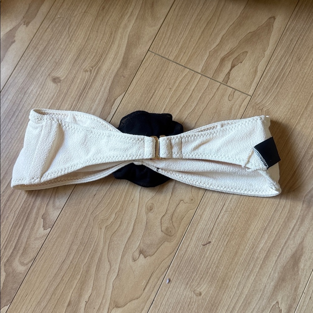 Same Flower Bikini Top - image 3